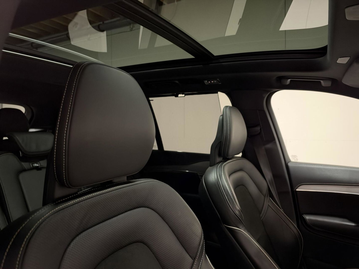 Volvo XC90 2.0 T8 Recharge AWD R-Design Polestar Pano H/K Luchtvering