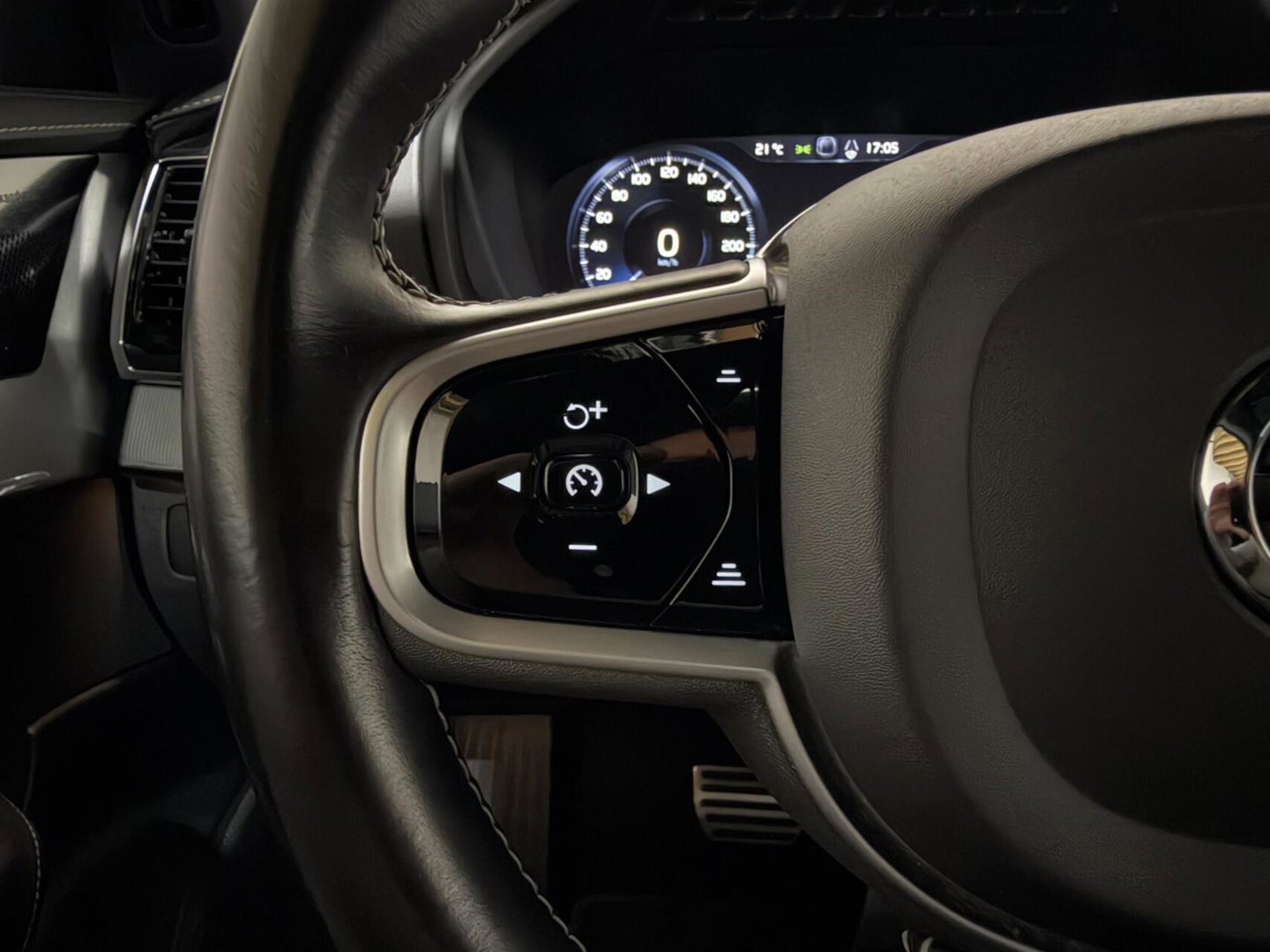 Volvo XC90 2.0 T8 Recharge AWD R-Design Polestar Pano H/K Luchtvering