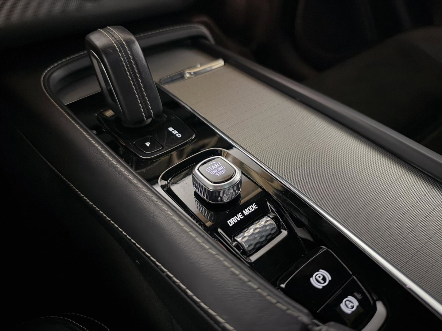 Volvo XC90 2.0 T8 Recharge AWD R-Design Polestar Pano H/K Luchtvering