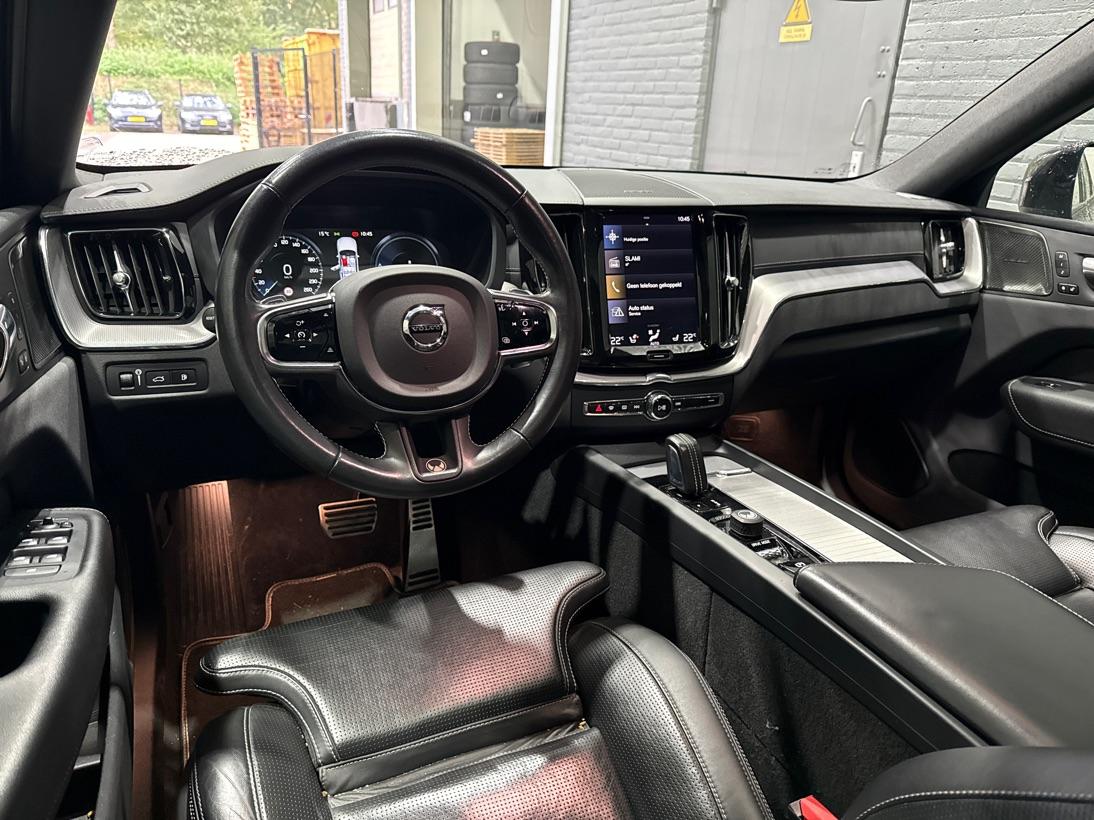 Volvo XC60 2.0 T8 Twin Engine AWD R-Design | HEICO | Luchtvering | Panoramadak | 21 Inch | Harman/Kardon | Massage+Ventilatie | Trekhaak