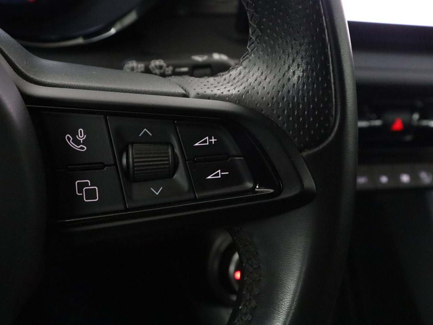 Alfa Romeo Tonale 1.5T Hybrid Edizione Speciale | Apple Carplay | LED | Navigatie | Parkeerhulp |