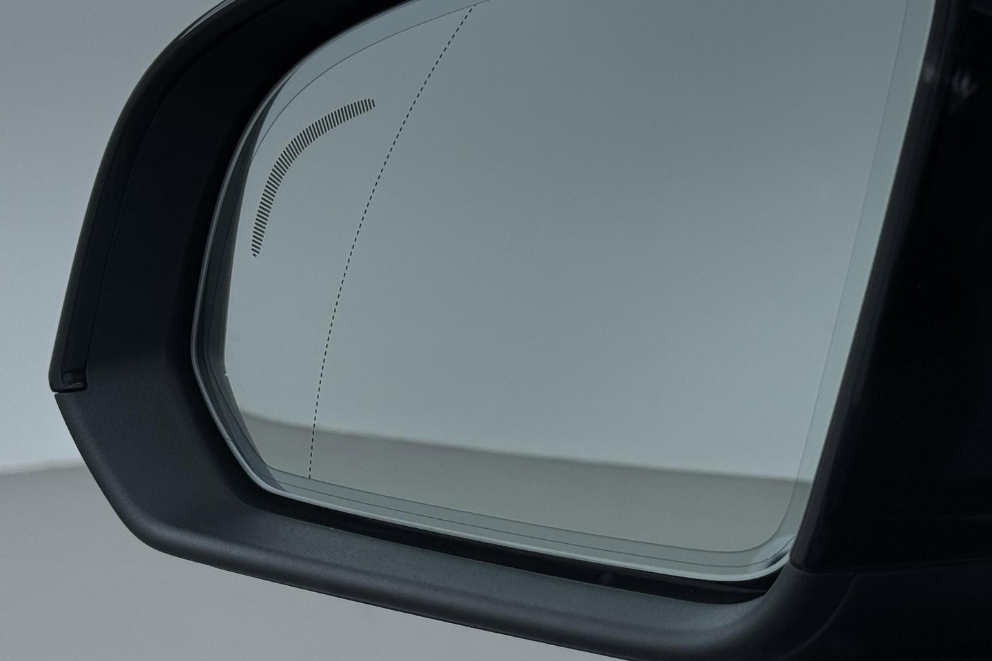 Volvo EX40 Twin Motor Plus Black Edition 82 kWh | 409 PK! | AWD | 360° Camera | Harman/Kardon | Stoel+Stuurverwarming | ACC