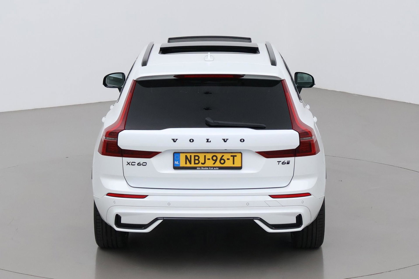 Volvo XC60 T6 Plus Black Edition | Harman/Kardon | Pilot Assist | Panoramadak | 360° Camera | Head-Up | Stoel+Stuurverwarming | 21 Inch
