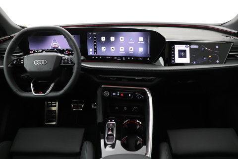 Audi Q5 Sportback Quattro S edition Competition | B&O | Passenger Display | Trekhaak | Luchtvering | Panoramadak | 360° Camera | 21 Inch | ACC