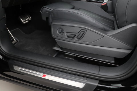 Audi Q5 Sportback Quattro S edition Competition | B&O | Passenger Display | Trekhaak | Luchtvering | Panoramadak | 360° Camera | 21 Inch | ACC