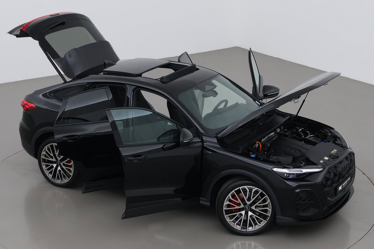 Audi Q5 Sportback Quattro S edition Competition | B&O | Passenger Display | Trekhaak | Luchtvering | Panoramadak | 360° Camera | 21 Inch | ACC