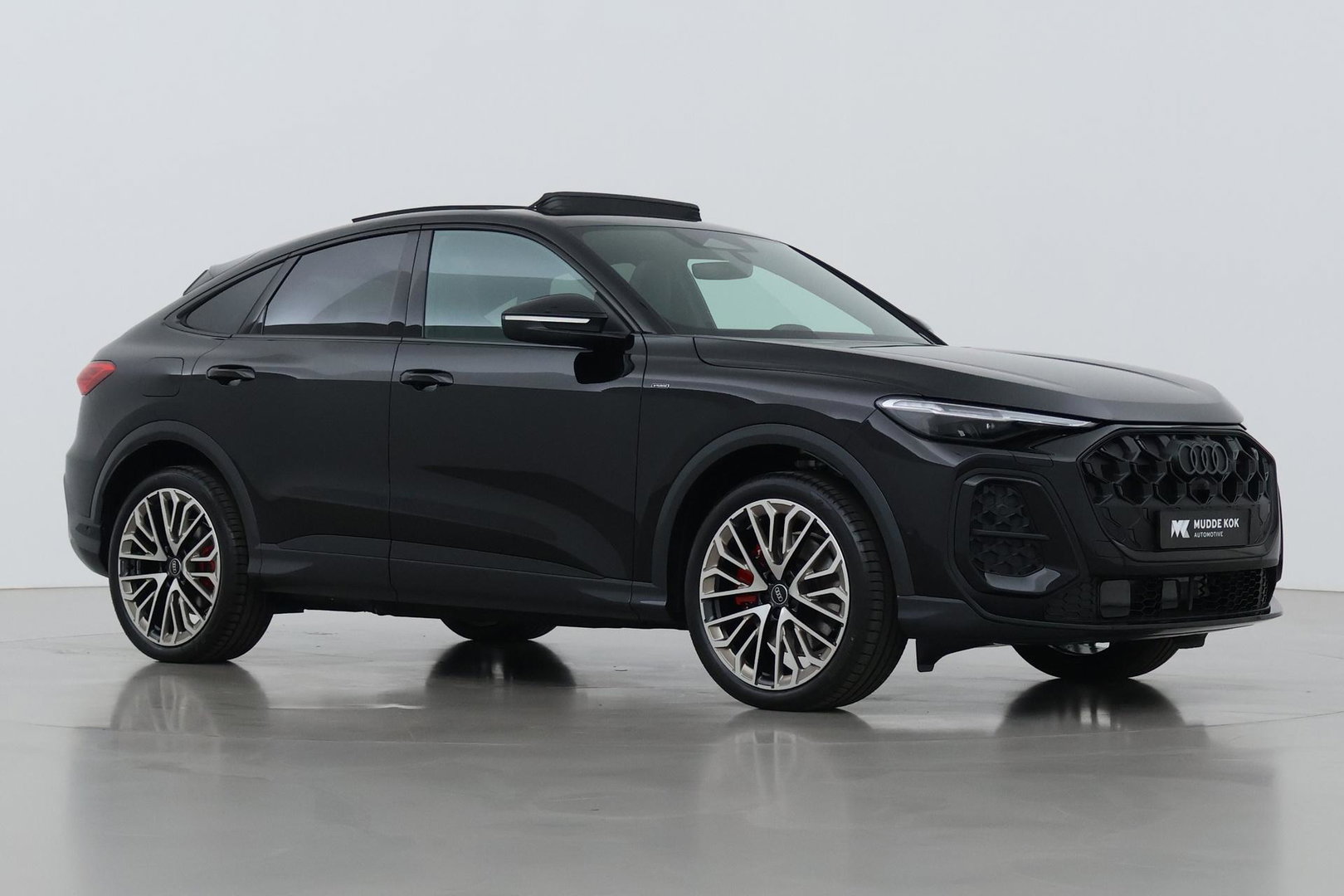 Audi Q5 Sportback Quattro S edition Competition | B&O | Passenger Display | Trekhaak | Luchtvering | Panoramadak | 360° Camera | 21 Inch | ACC