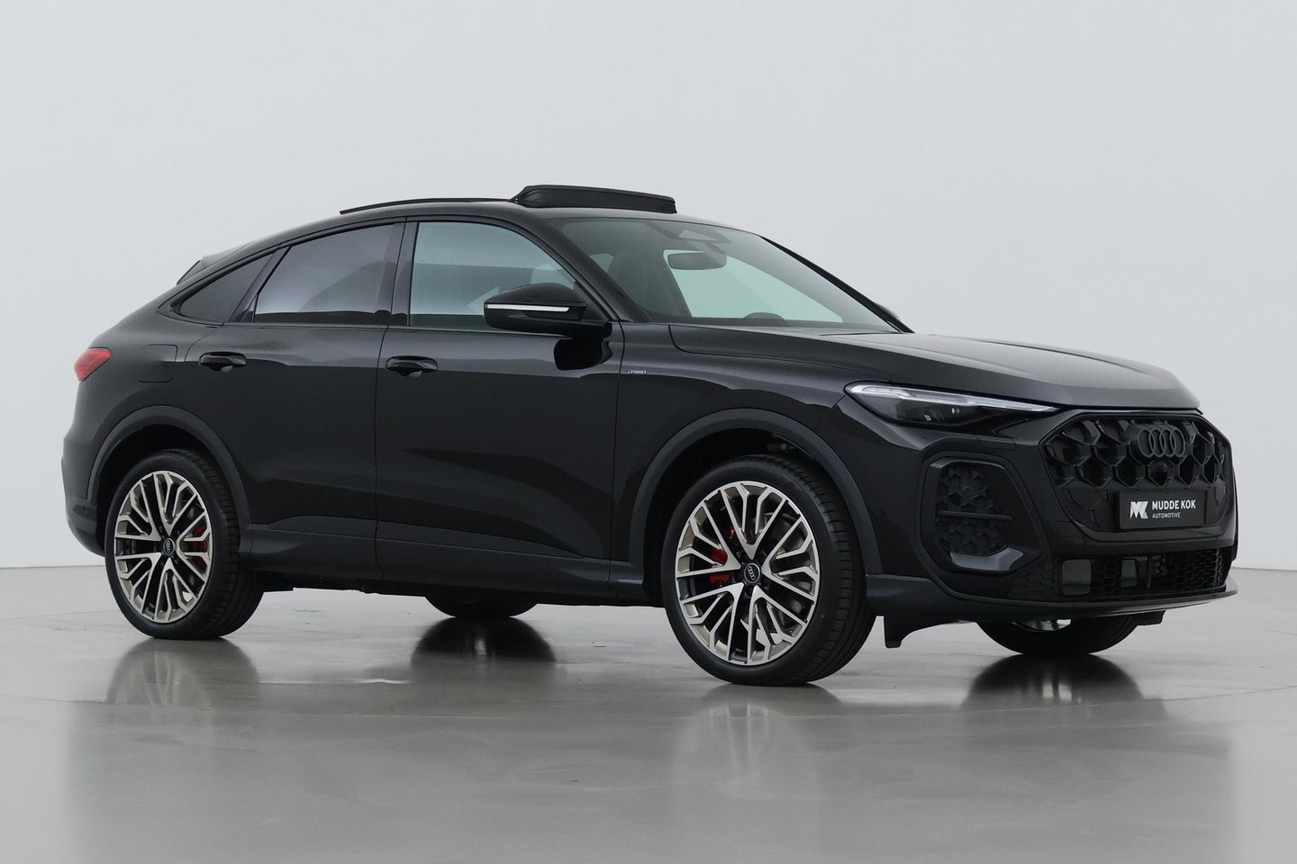 Audi Q5 Sportback Quattro S edition Competition | B&O | Passenger Display | Trekhaak | Luchtvering | Panoramadak | 360° Camera | 21 Inch | ACC
