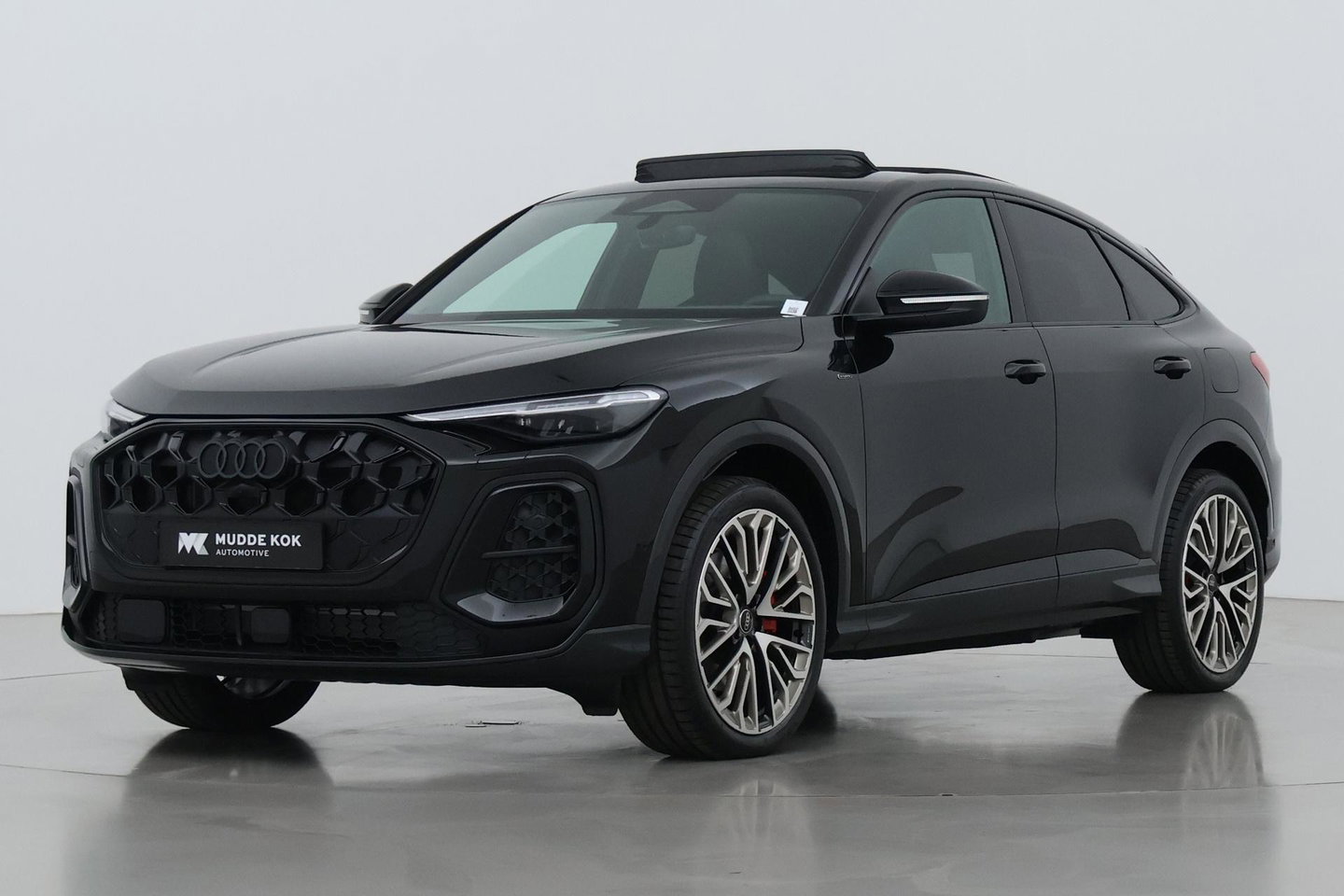 Audi Q5 Sportback Quattro S edition Competition | B&O | Passenger Display | Trekhaak | Luchtvering | Panoramadak | 360° Camera | 21 Inch | ACC