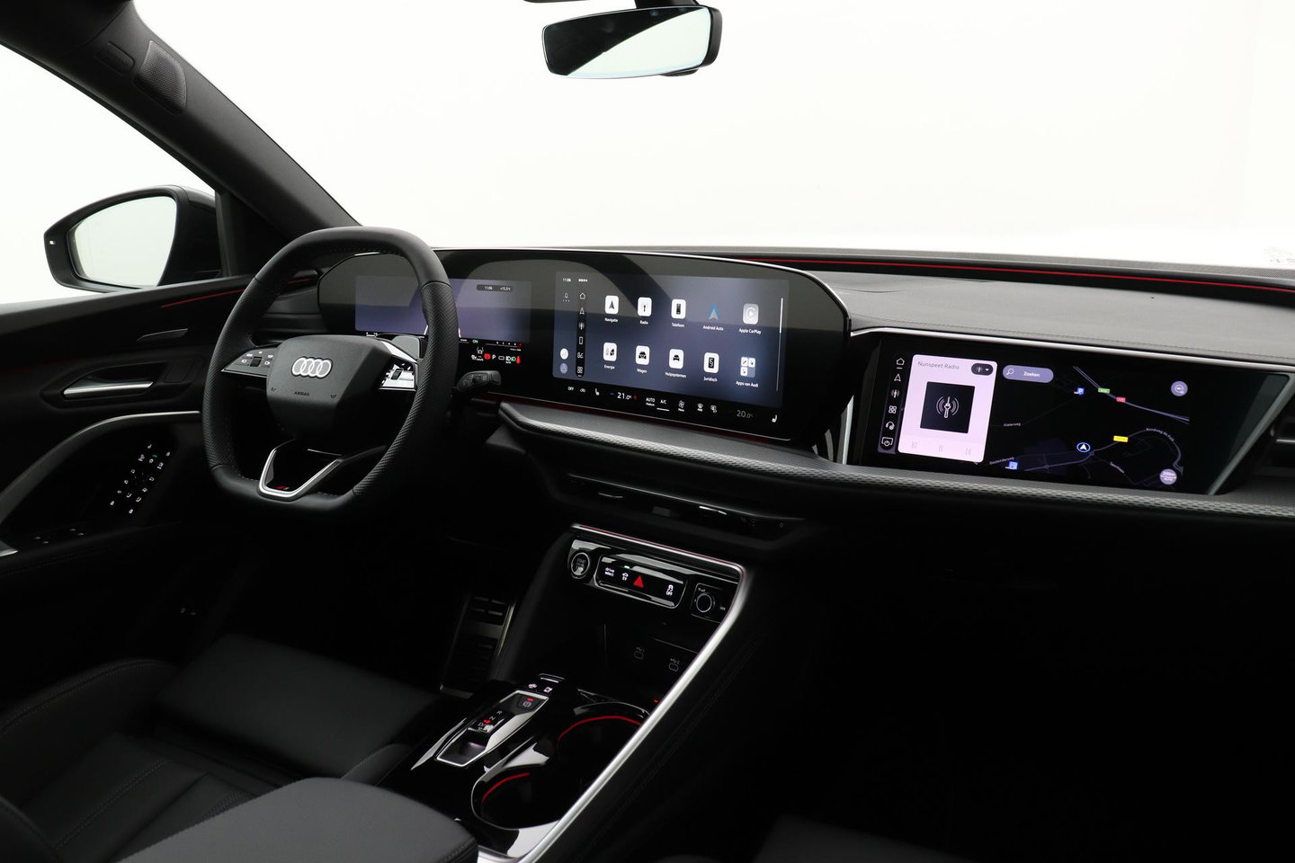 Audi Q5 Sportback Quattro S edition Competition | B&O | Passenger Display | Trekhaak | Luchtvering | Panoramadak | 360° Camera | 21 Inch | ACC