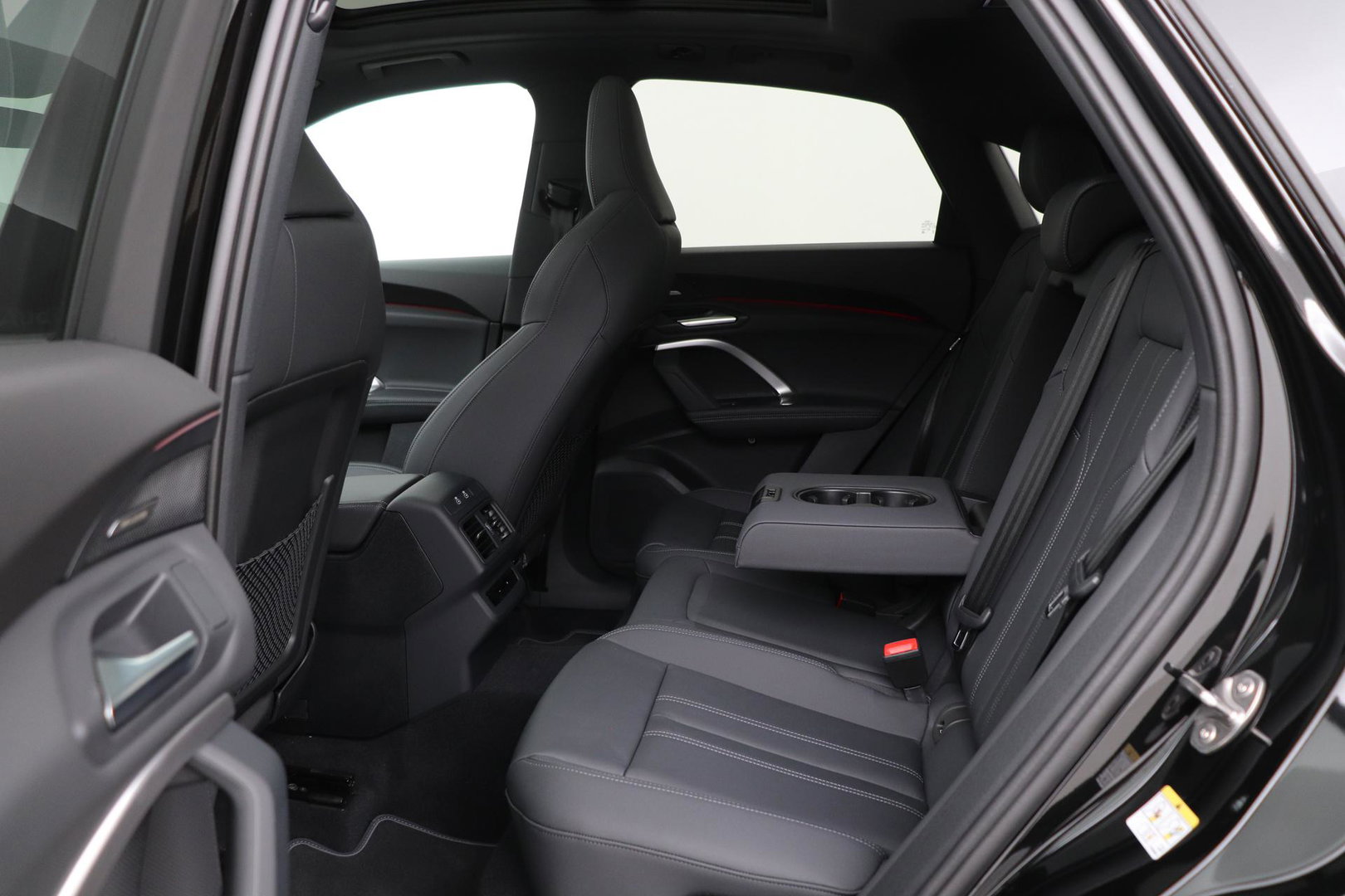 Audi Q5 Sportback Quattro S edition Competition | B&O | Passenger Display | Trekhaak | Luchtvering | Panoramadak | 360° Camera | 21 Inch | ACC