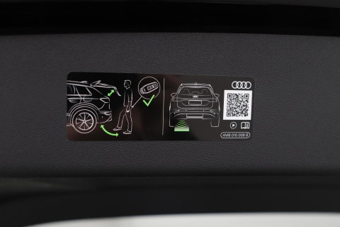 Audi Q5 Sportback Quattro S edition Competition | B&O | Passenger Display | Trekhaak | Luchtvering | Panoramadak | 360° Camera | 21 Inch | ACC