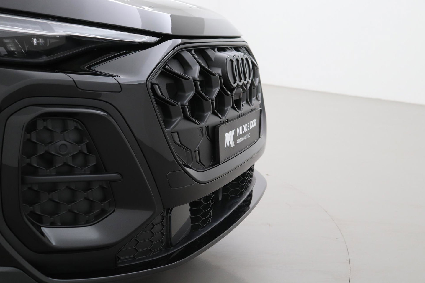 Audi Q5 Sportback Quattro S edition Competition | B&O | Passenger Display | Trekhaak | Luchtvering | Panoramadak | 360° Camera | 21 Inch | ACC