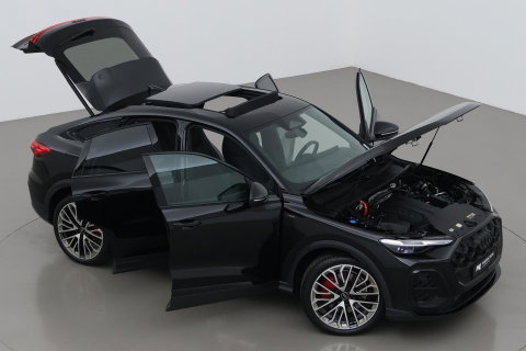 Audi Q5 Sportback Quattro S edition Competition | B&O | Passenger Display | Trekhaak | Luchtvering | Panoramadak | 360° Camera | 21 Inch | ACC