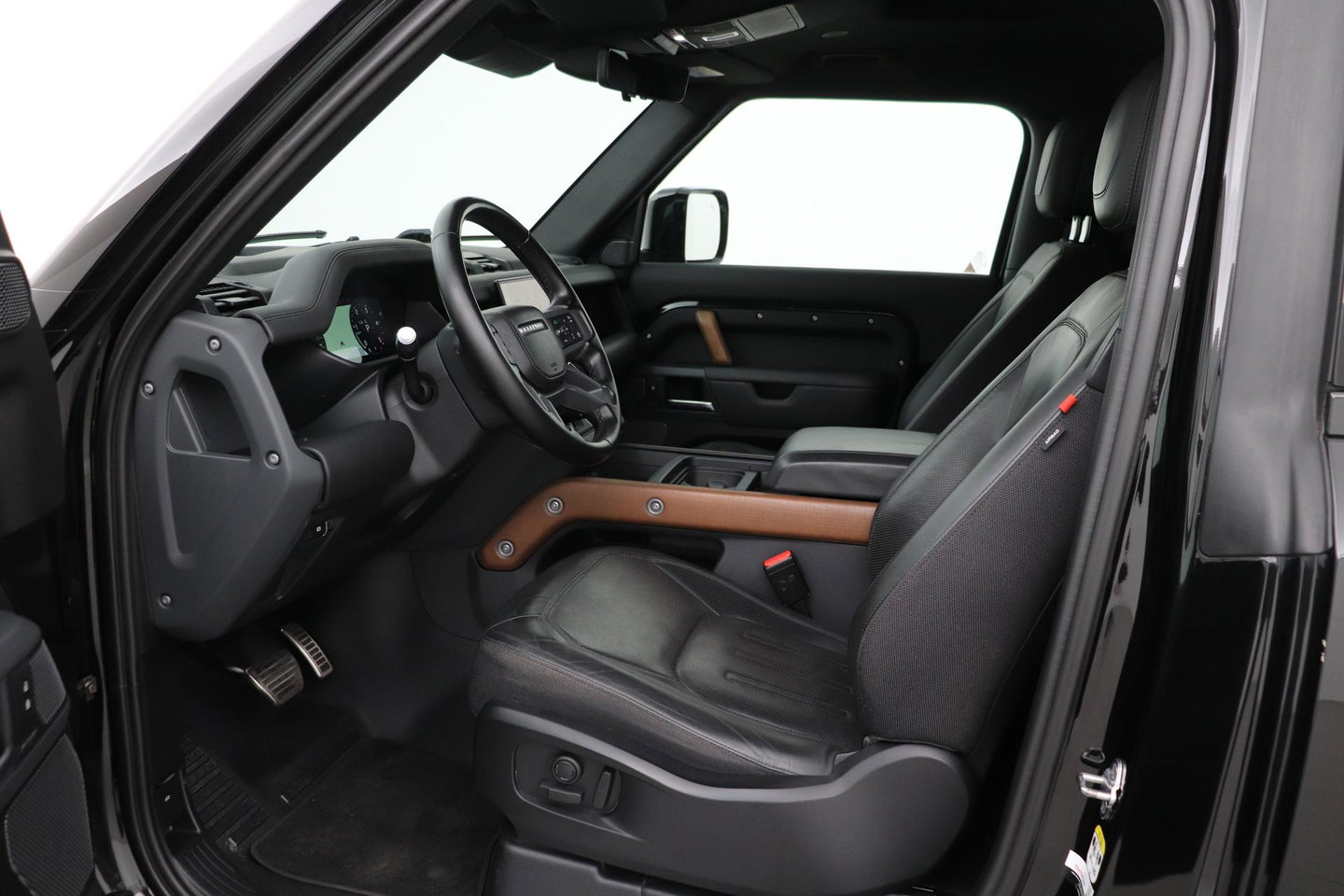 Land Rover Defender 90 D300 X | BTW | 23 Inch | Canvas Vouwdak | ClearSight | Trekhaak | Head-Up | Koelbox | Meridian Surround