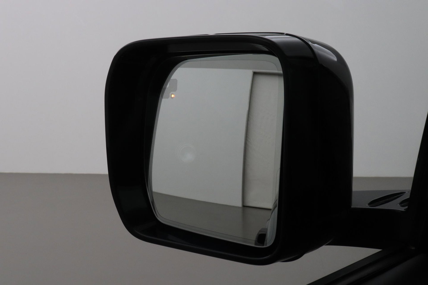 Land Rover Defender 90 D300 X | BTW | 23 Inch | Canvas Vouwdak | ClearSight | Trekhaak | Head-Up | Koelbox | Meridian Surround