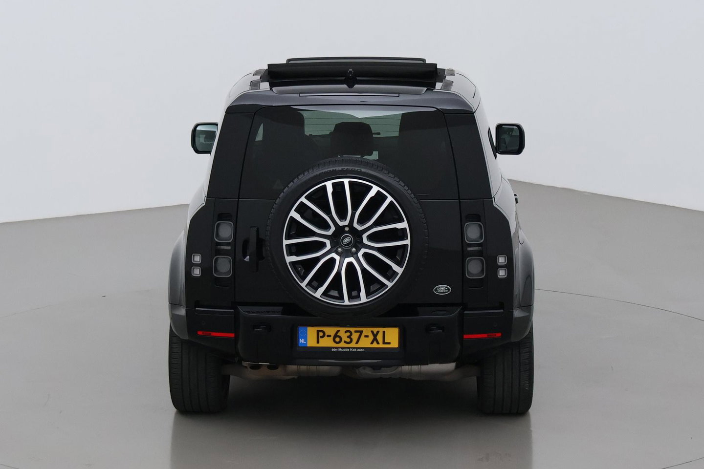Land Rover Defender 90 D300 X | BTW | 23 Inch | Canvas Vouwdak | ClearSight | Trekhaak | Head-Up | Koelbox | Meridian Surround