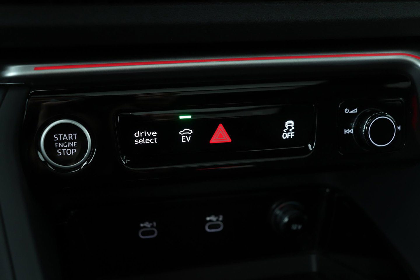 Audi Q5 Sportback Quattro S edition Competition | B&O | Passenger Display | Trekhaak | Luchtvering | Panoramadak | 360° Camera | 21 Inch | ACC