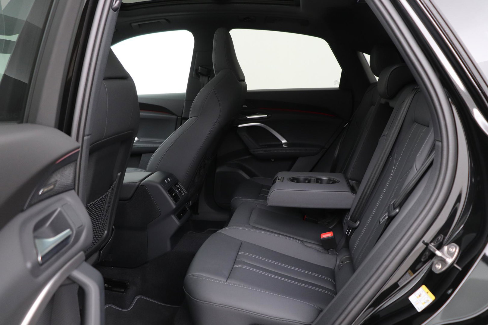 Audi Q5 Sportback Quattro S edition Competition | B&O | Passenger Display | Trekhaak | Luchtvering | Panoramadak | 360° Camera | 21 Inch | ACC