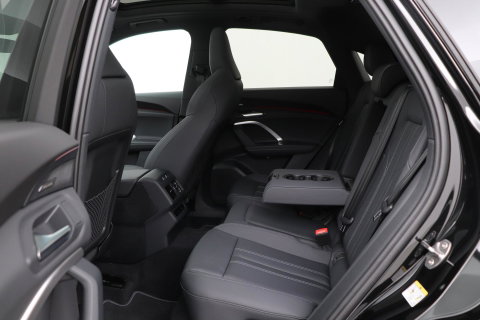 Audi Q5 Sportback Quattro S edition Competition | B&O | Passenger Display | Trekhaak | Luchtvering | Panoramadak | 360° Camera | 21 Inch | ACC