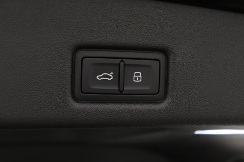 Audi Q5 Sportback Quattro S edition Competition | B&O | Passenger Display | Trekhaak | Luchtvering | Panoramadak | 360° Camera | 21 Inch | ACC