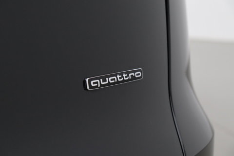 Audi Q5 Sportback Quattro S edition Competition | B&O | Passenger Display | Trekhaak | Luchtvering | Panoramadak | 360° Camera | 21 Inch | ACC