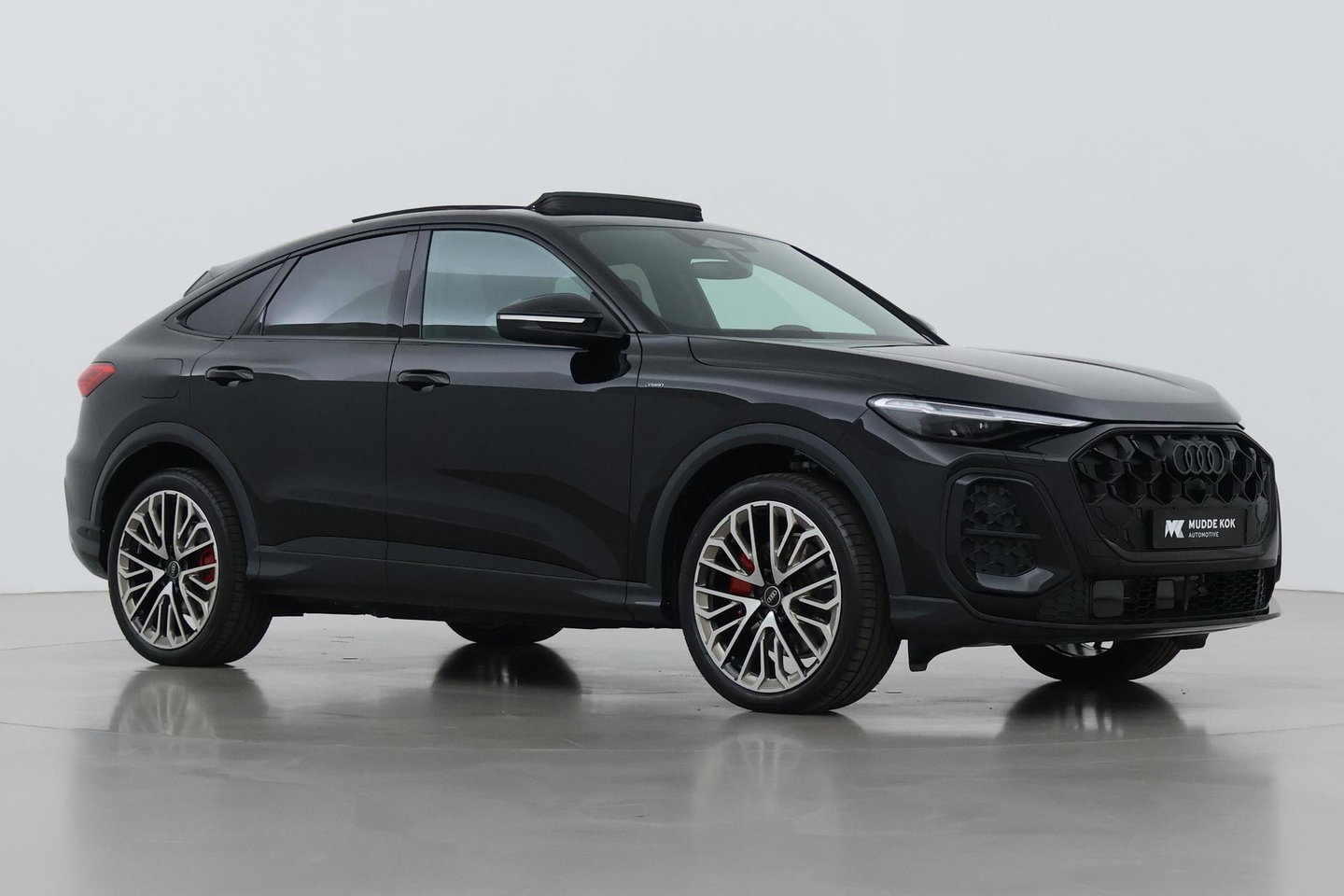 Audi Q5 Sportback Quattro S edition Competition | B&O | Passenger Display | Trekhaak | Luchtvering | Panoramadak | 360° Camera | 21 Inch | ACC