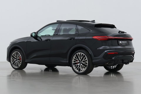 Audi Q5 Sportback Quattro S edition Competition | B&O | Passenger Display | Trekhaak | Luchtvering | Panoramadak | 360° Camera | 21 Inch | ACC