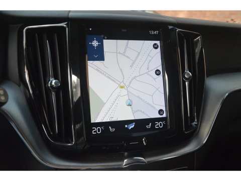 Volvo XC60 T5 Momentum| Trekhaak 2.400 KG | Leer | Keyless | Perfect onderhouden |