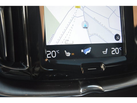 Volvo XC60 T5 Momentum| Trekhaak 2.400 KG | Leer | Keyless | Perfect onderhouden |