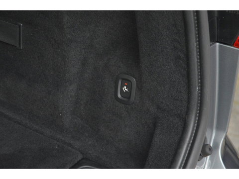 Volvo XC60 T5 Momentum| Trekhaak 2.400 KG | Leer | Keyless | Perfect onderhouden |