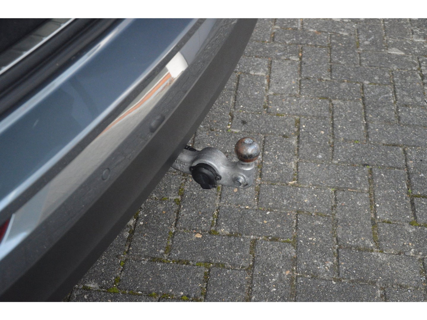 Volvo XC60 T5 Momentum| Trekhaak 2.400 KG | Leer | Keyless | Perfect onderhouden |
