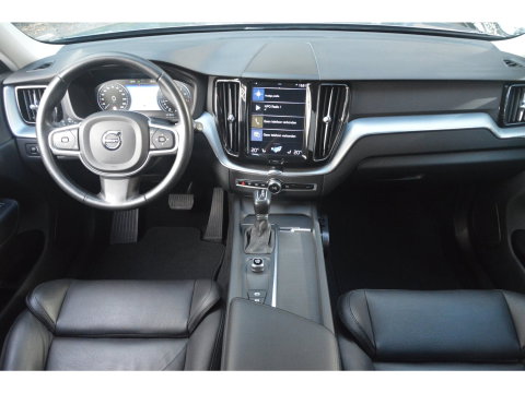 Volvo XC60 T5 Momentum| Trekhaak 2.400 KG | Leer | Keyless | Perfect onderhouden |