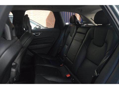 Volvo XC60 T5 Momentum| Trekhaak 2.400 KG | Leer | Keyless | Perfect onderhouden |
