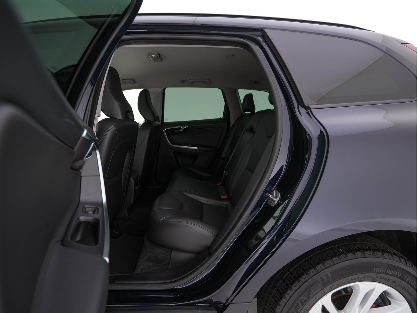 Volvo XC60 2.0 D3 FWD Momentum *LEATHER | NAVI-FULLMAP | COMFORTSEATS | ECC | PDC | CRUISE | PRIVACYGLASS | TOWBAR | 17''ALU*
