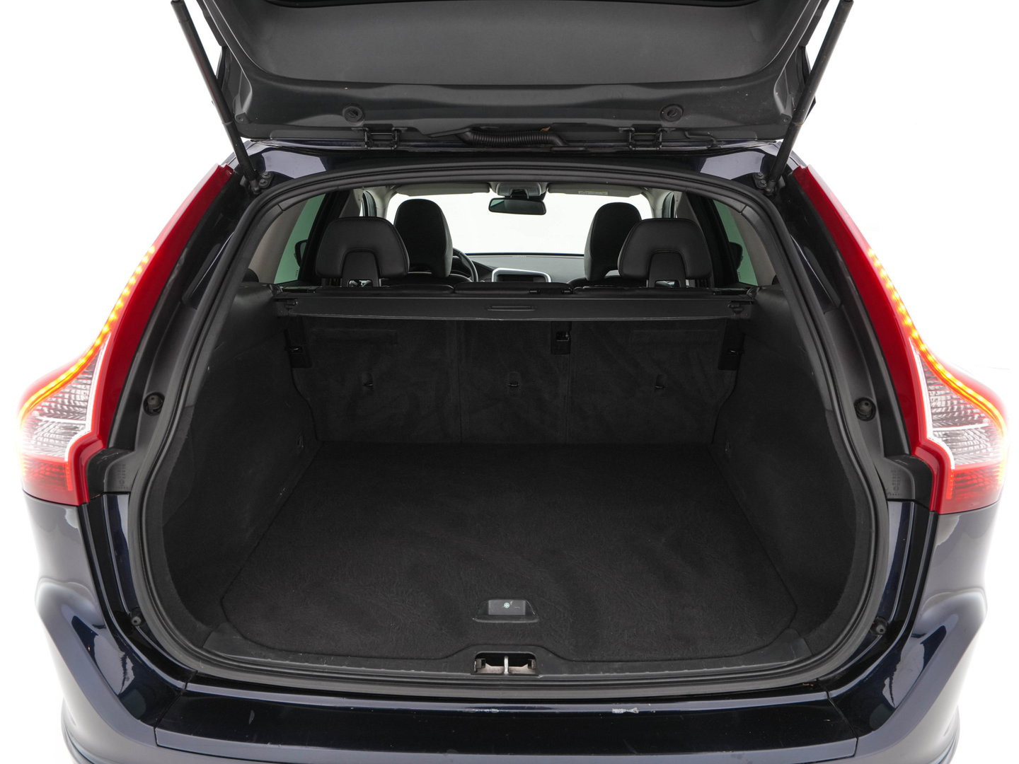 Volvo XC60 2.0 D3 FWD Momentum *LEATHER | NAVI-FULLMAP | COMFORTSEATS | ECC | PDC | CRUISE | PRIVACYGLASS | TOWBAR | 17''ALU*