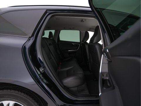 Volvo XC60 2.0 D3 FWD Momentum *LEATHER | NAVI-FULLMAP | COMFORTSEATS | ECC | PDC | CRUISE | PRIVACYGLASS | TOWBAR | 17''ALU*