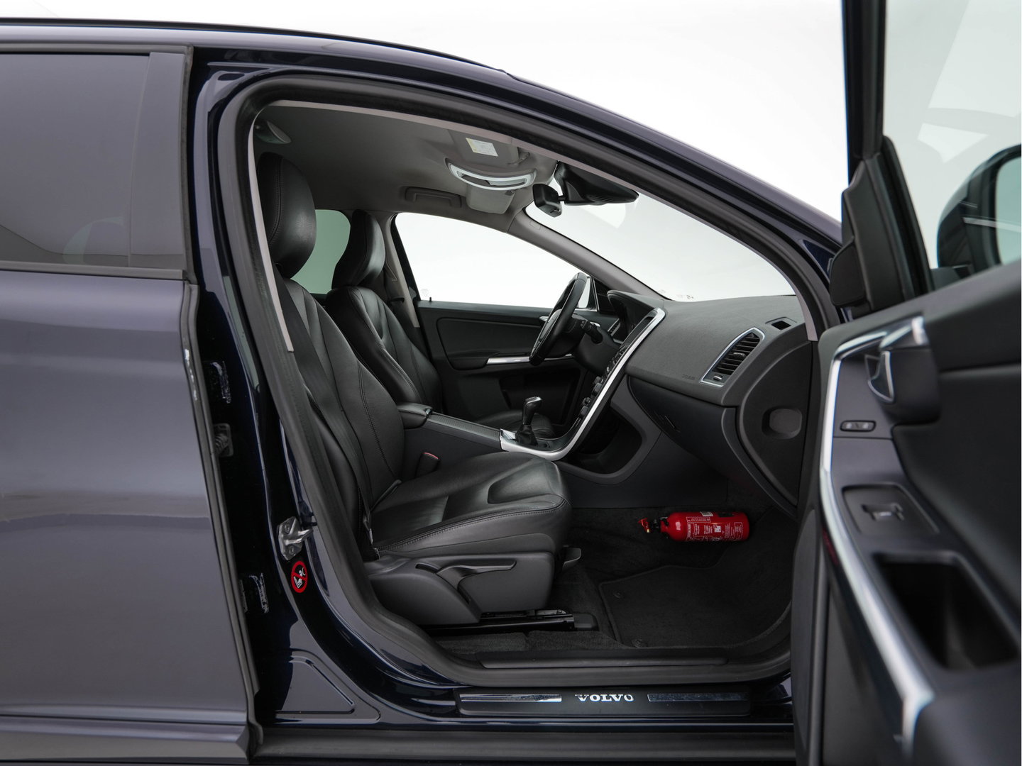 Volvo XC60 2.0 D3 FWD Momentum *LEATHER | NAVI-FULLMAP | COMFORTSEATS | ECC | PDC | CRUISE | PRIVACYGLASS | TOWBAR | 17''ALU*