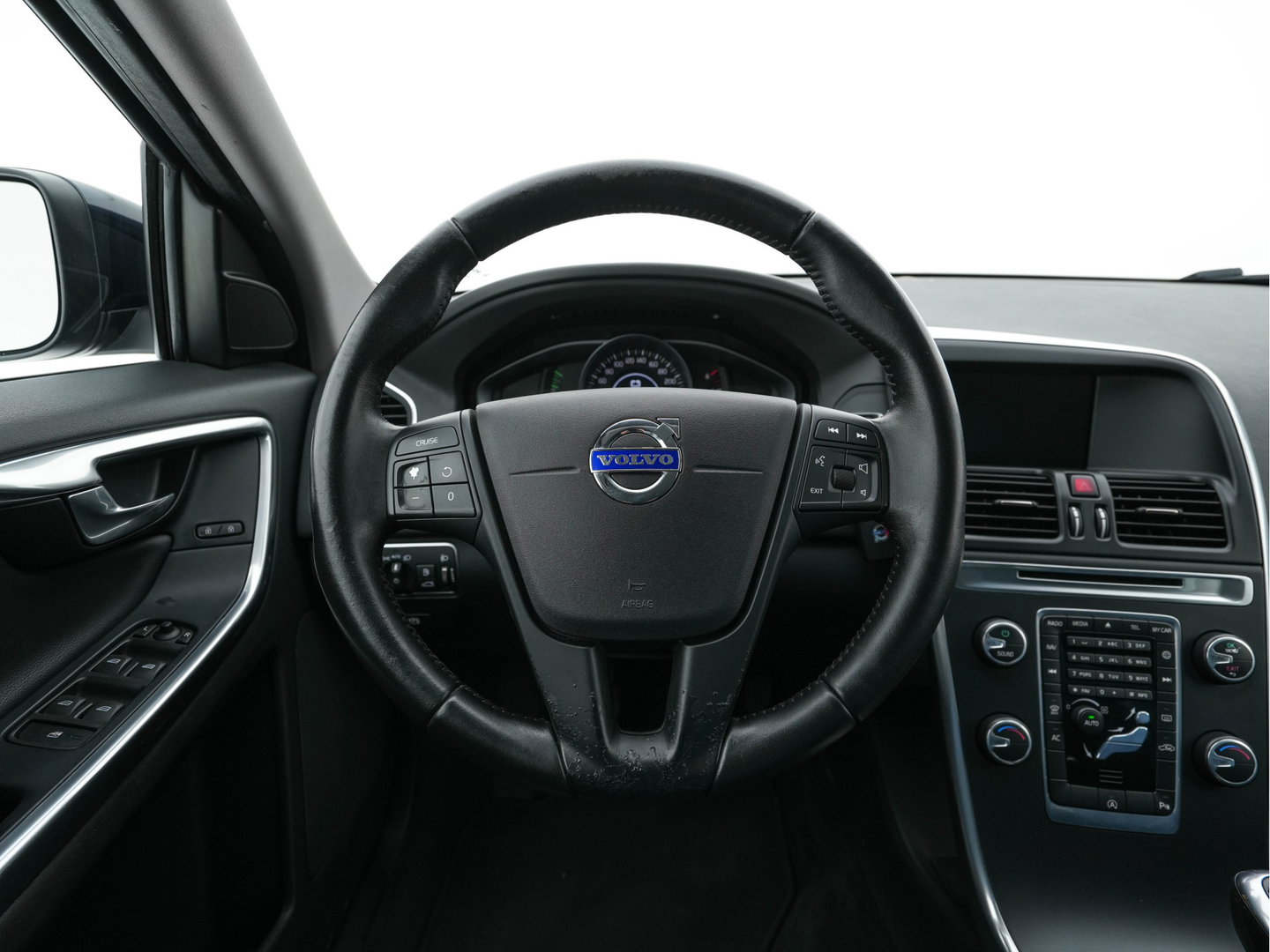 Volvo XC60 2.0 D3 FWD Momentum *LEATHER | NAVI-FULLMAP | COMFORTSEATS | ECC | PDC | CRUISE | PRIVACYGLASS | TOWBAR | 17''ALU*