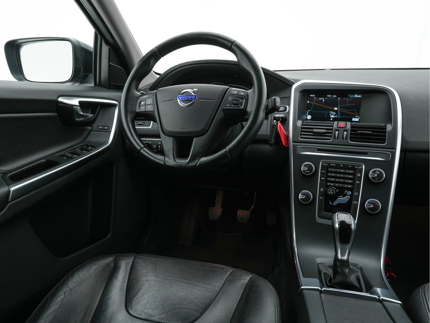 Volvo XC60 2.0 D3 FWD Momentum *LEATHER | NAVI-FULLMAP | COMFORTSEATS | ECC | PDC | CRUISE | PRIVACYGLASS | TOWBAR | 17''ALU*