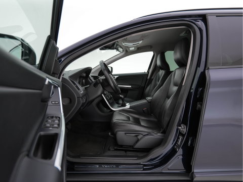 Volvo XC60 2.0 D3 FWD Momentum *LEATHER | NAVI-FULLMAP | COMFORTSEATS | ECC | PDC | CRUISE | PRIVACYGLASS | TOWBAR | 17''ALU*