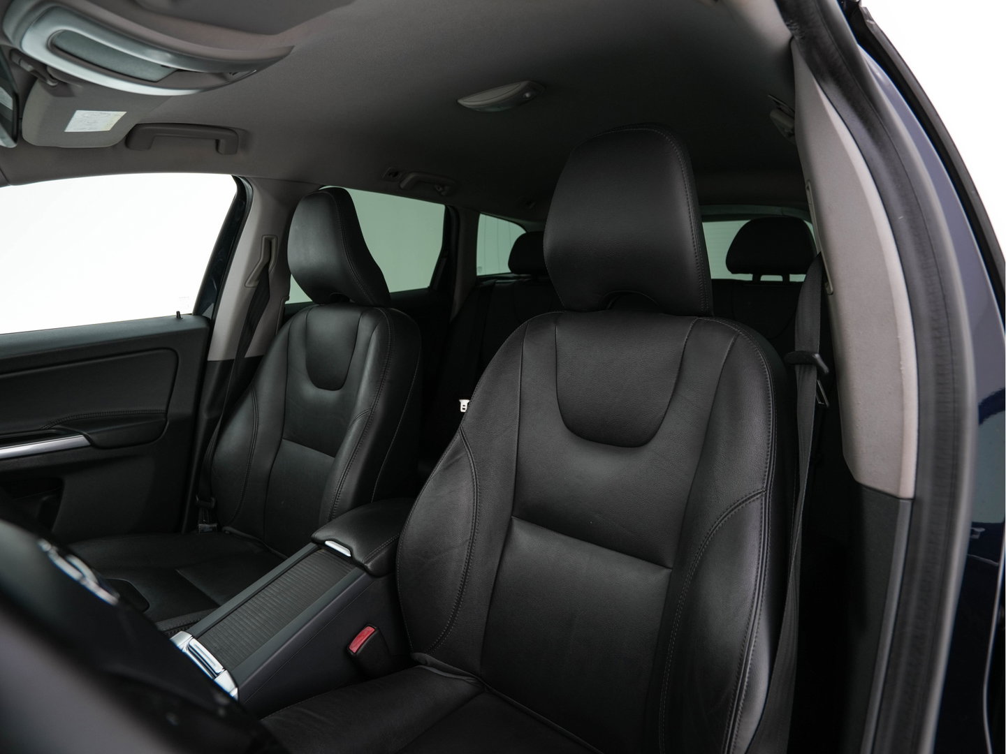 Volvo XC60 2.0 D3 FWD Momentum *LEATHER | NAVI-FULLMAP | COMFORTSEATS | ECC | PDC | CRUISE | PRIVACYGLASS | TOWBAR | 17''ALU*