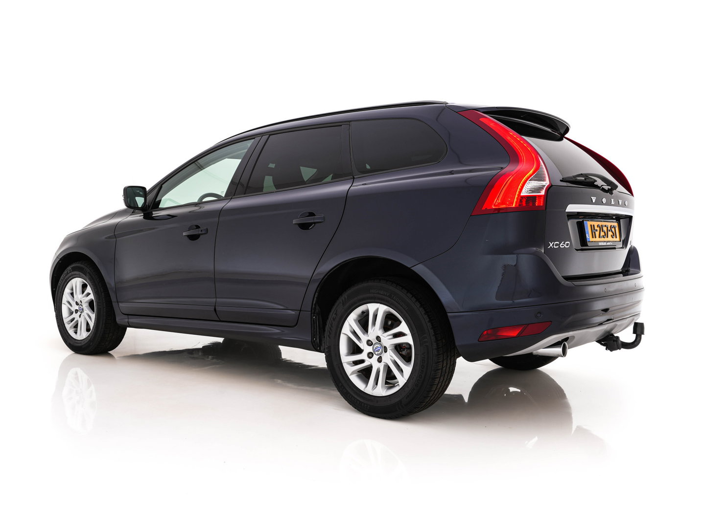 Volvo XC60 2.0 D3 FWD Momentum *LEATHER | NAVI-FULLMAP | COMFORTSEATS | ECC | PDC | CRUISE | PRIVACYGLASS | TOWBAR | 17''ALU*