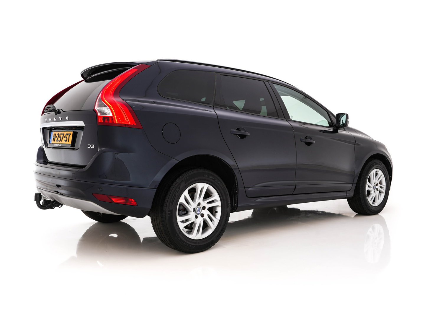 Volvo XC60 2.0 D3 FWD Momentum *LEATHER | NAVI-FULLMAP | COMFORTSEATS | ECC | PDC | CRUISE | PRIVACYGLASS | TOWBAR | 17''ALU*