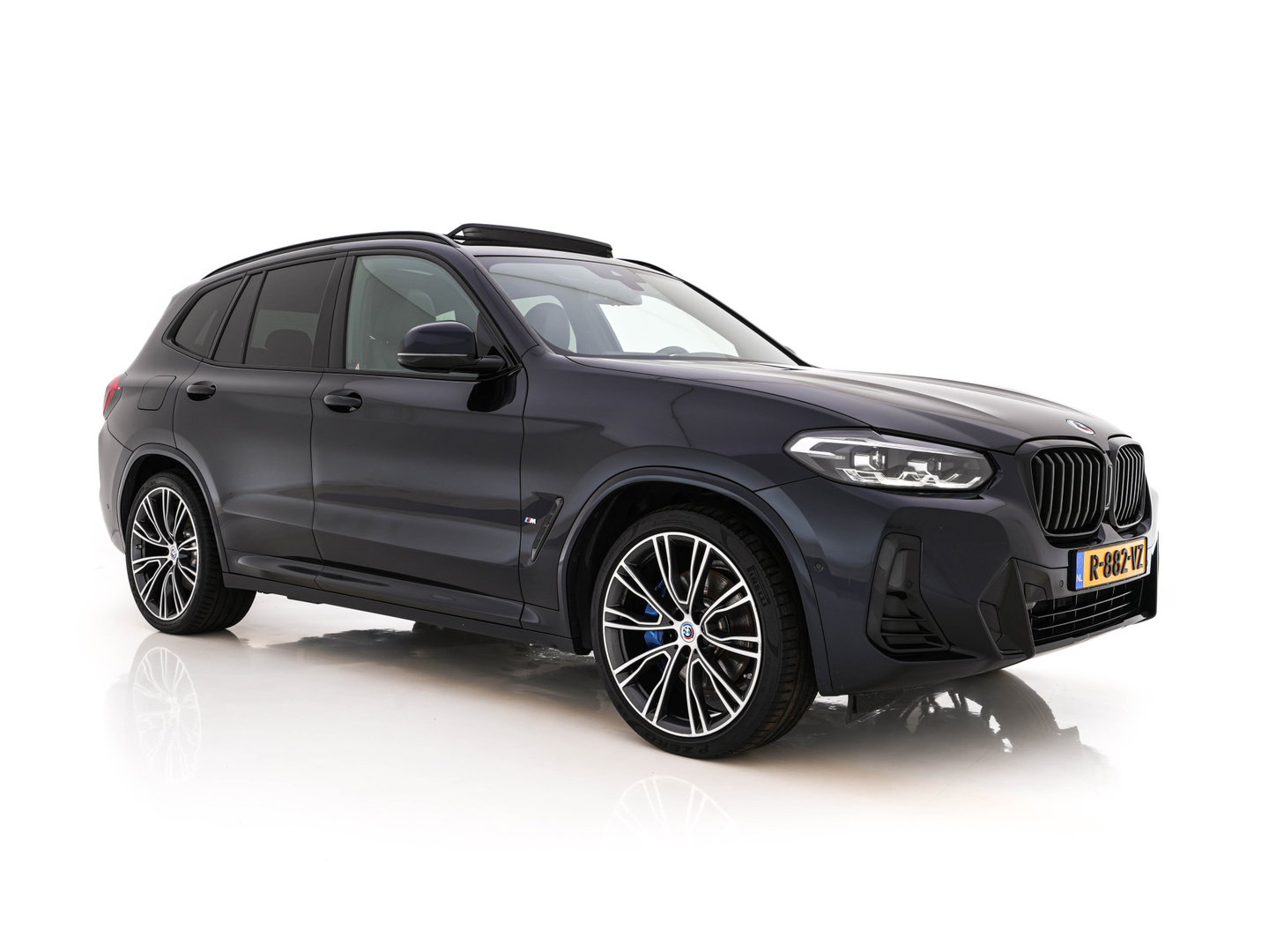 BMW X3 xDrive30e Business Edition Plus M-Sportpack (Plug-in) (INCL.BTW) Aut. *PANO | LEATHER | FULL-LED | HARMAN/KARDON | BLIND-SPOT | HEATED-SPORTSEATS | DIGI-COCKPIT | CAMERA | NAVI-FULLMAP | DAB+ | PRIVACY-GLASS | SHIFT-PADDLES | 21''ALU | TOWBAR*