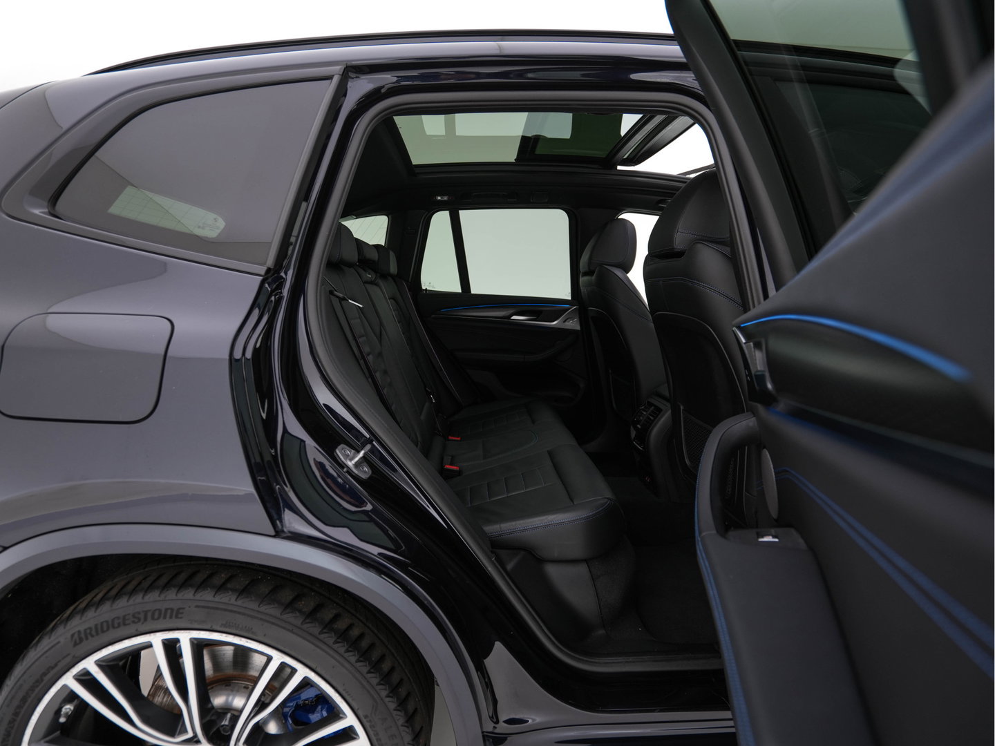 BMW X3 xDrive30e Business Edition Plus M-Sportpack (Plug-in) (INCL.BTW) Aut. *PANO | LEATHER | FULL-LED | HARMAN/KARDON | BLIND-SPOT | HEATED-SPORTSEATS | DIGI-COCKPIT | CAMERA | NAVI-FULLMAP | DAB+ | PRIVACY-GLASS | SHIFT-PADDLES | 21''ALU | TOWBAR*