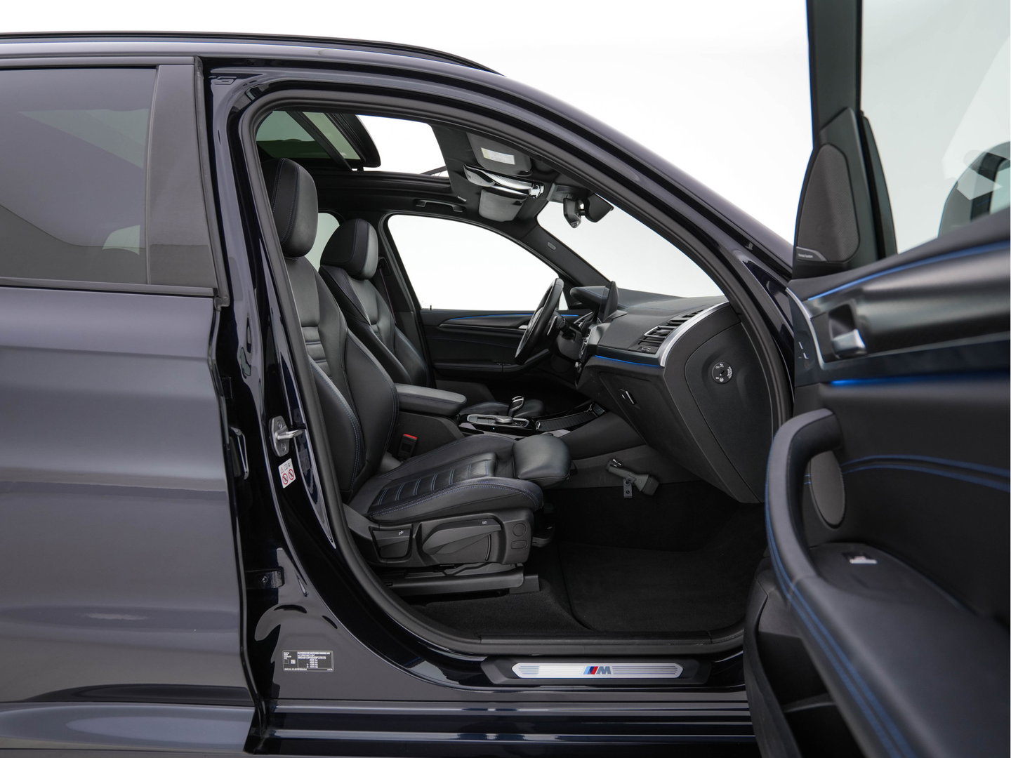 BMW X3 xDrive30e Business Edition Plus M-Sportpack (Plug-in) (INCL.BTW) Aut. *PANO | LEATHER | FULL-LED | HARMAN/KARDON | BLIND-SPOT | HEATED-SPORTSEATS | DIGI-COCKPIT | CAMERA | NAVI-FULLMAP | DAB+ | PRIVACY-GLASS | SHIFT-PADDLES | 21''ALU | TOWBAR*