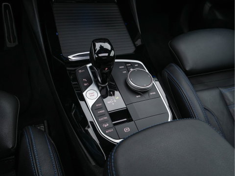 BMW X3 xDrive30e Business Edition Plus M-Sportpack (Plug-in) (INCL.BTW) Aut. *PANO | LEATHER | FULL-LED | HARMAN/KARDON | BLIND-SPOT | HEATED-SPORTSEATS | DIGI-COCKPIT | CAMERA | NAVI-FULLMAP | DAB+ | PRIVACY-GLASS | SHIFT-PADDLES | 21''ALU | TOWBAR*