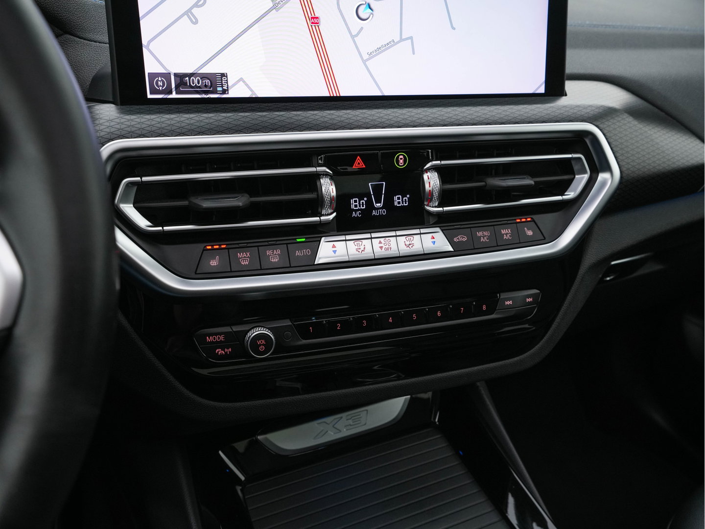 BMW X3 xDrive30e Business Edition Plus M-Sportpack (Plug-in) (INCL.BTW) Aut. *PANO | LEATHER | FULL-LED | HARMAN/KARDON | BLIND-SPOT | HEATED-SPORTSEATS | DIGI-COCKPIT | CAMERA | NAVI-FULLMAP | DAB+ | PRIVACY-GLASS | SHIFT-PADDLES | 21''ALU | TOWBAR*