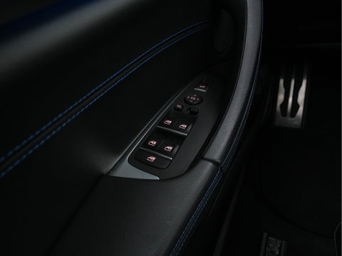 BMW X3 xDrive30e Business Edition Plus M-Sportpack (Plug-in) (INCL.BTW) Aut. *PANO | LEATHER | FULL-LED | HARMAN/KARDON | BLIND-SPOT | HEATED-SPORTSEATS | DIGI-COCKPIT | CAMERA | NAVI-FULLMAP | DAB+ | PRIVACY-GLASS | SHIFT-PADDLES | 21''ALU | TOWBAR*